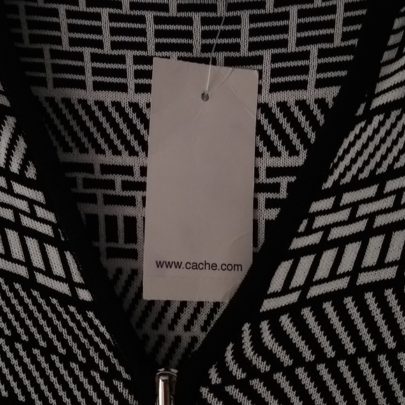 NEW Cache Cap Sleeve V-Neck Zip Front Sheath Dress Black & White Print Medium - Picture 13 of 15